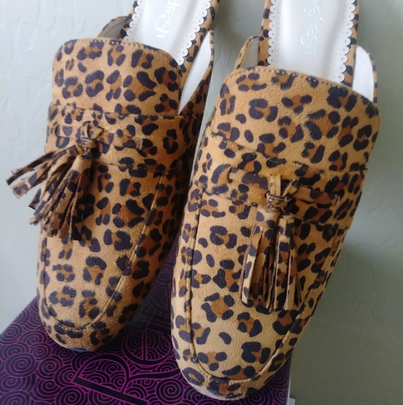 Tasseled Loafer Mules - Picture 2 of 3